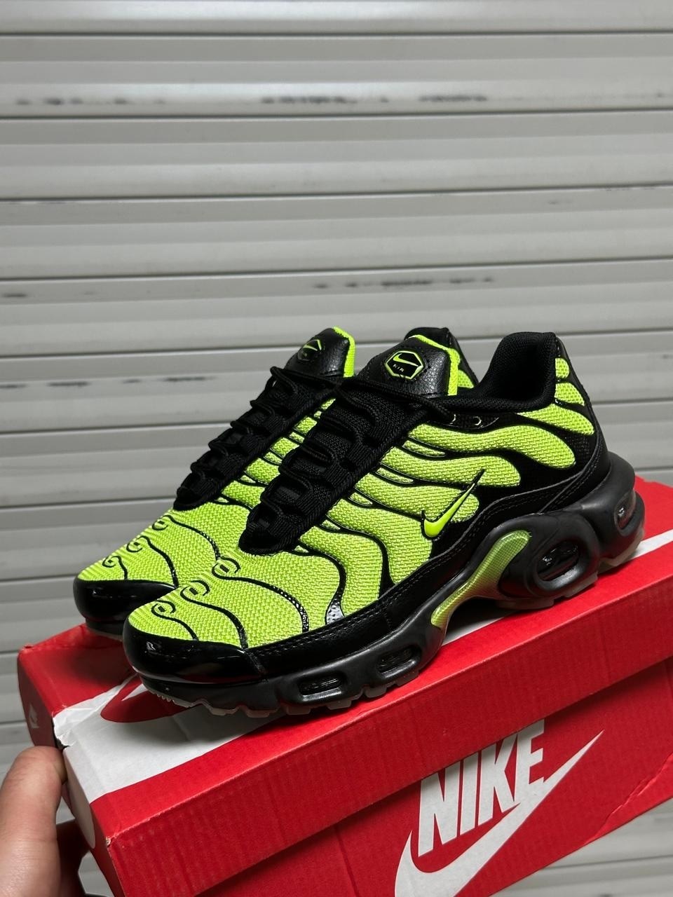кроссовки nike air max tn plus,nike air max plus tn,кроссовки,найк тн плюс фиолетовые,nike air max tn plus x supreme purple