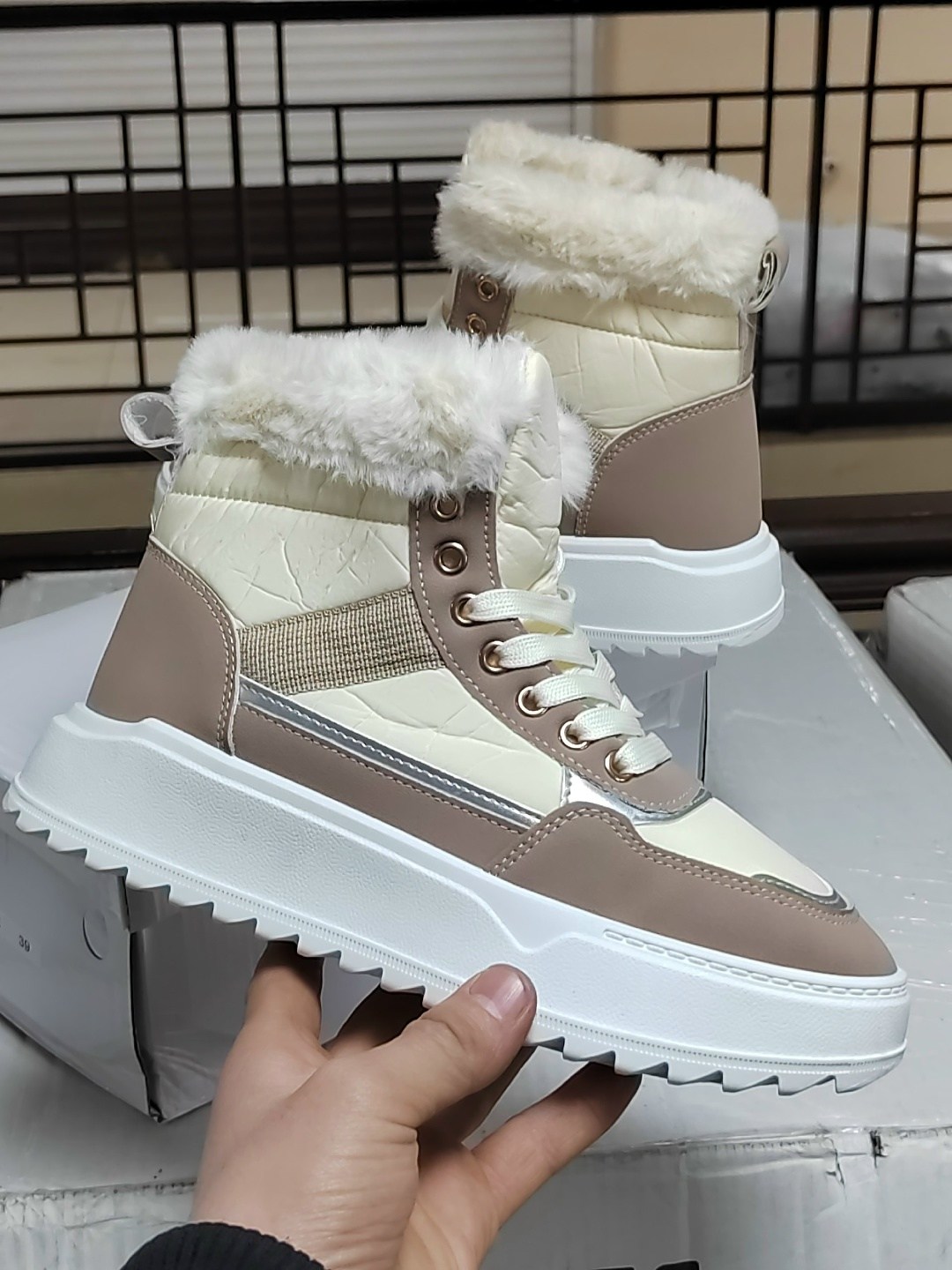 ,кроссовки женские зимние с мехом vishka,женские зимние ботинки,зимние кроссовки женские с мехом,зимние женские повседневные кроссовки