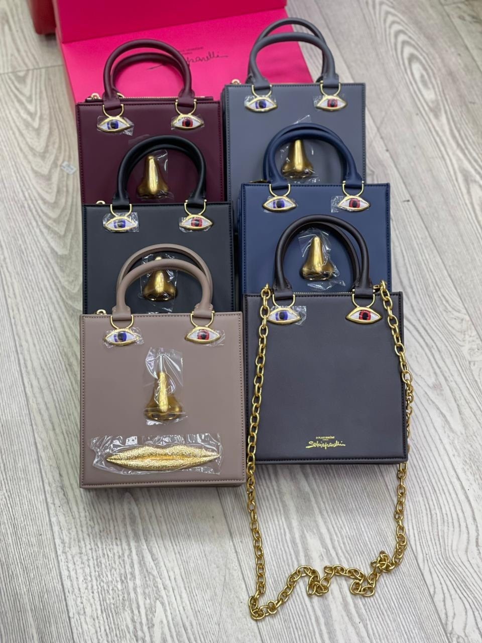 сумка schiaparelli,сумка-тоут schiaparelli,сумка женская schiaparelli,брендовая женская сумка,бархатная сумка для глаз schiaparelli premium sense demon