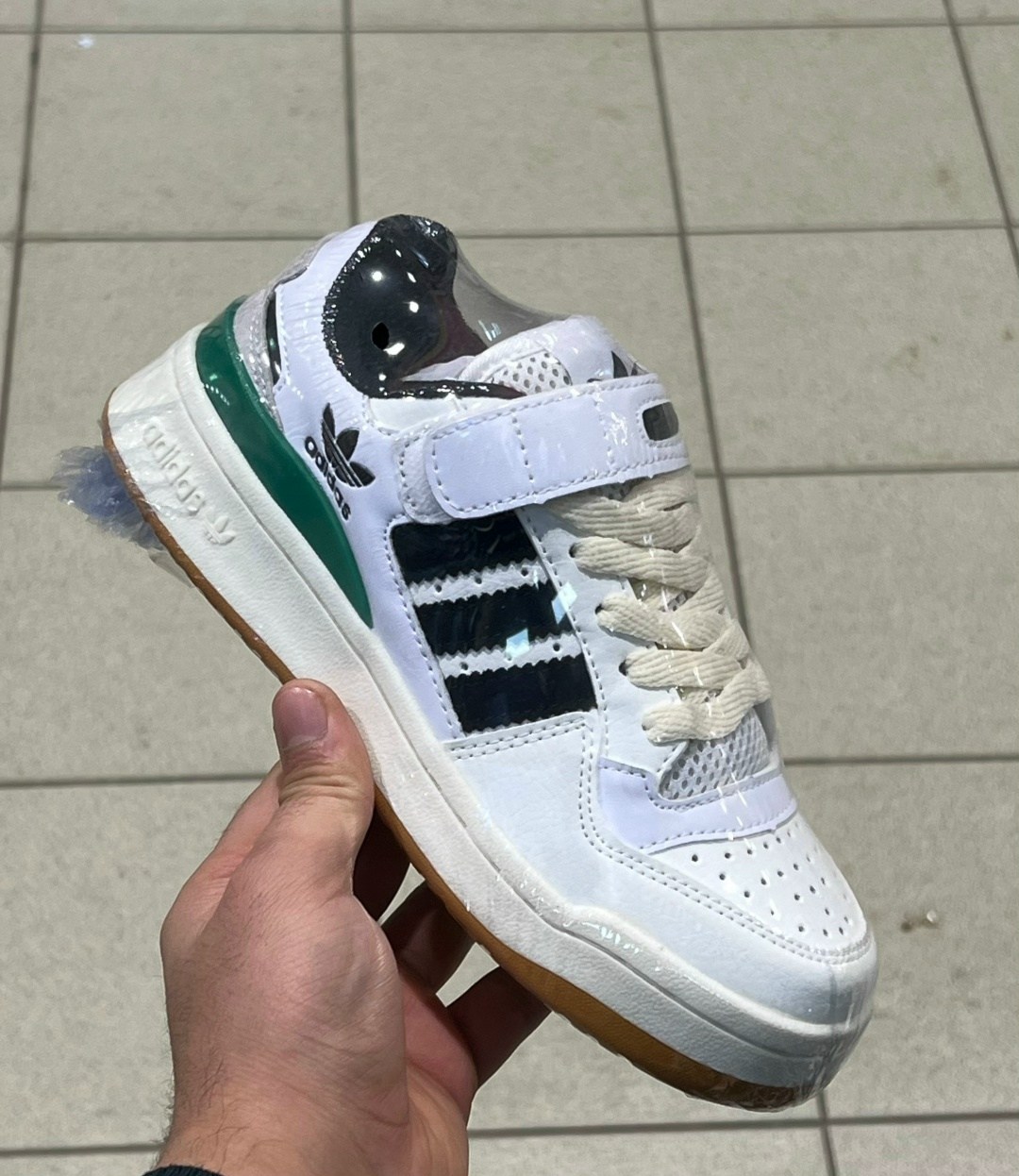 кроссовки adidas,женские и мужские кроссовки adidas,женские кроссовки adidas,кроссовки,кроссовки адидас