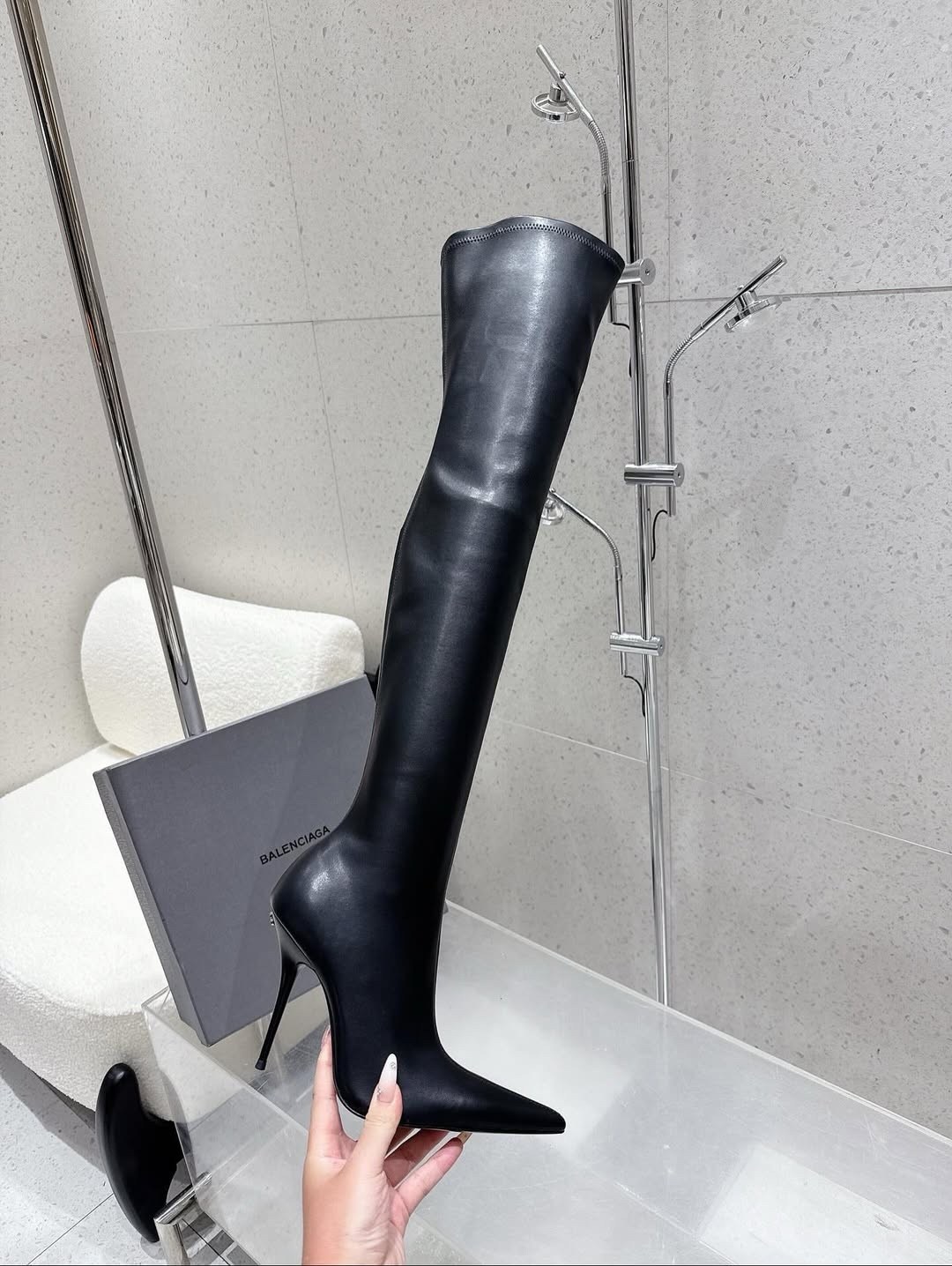 высокие сапоги,ботфорты женские,yves saint laurent сапоги,высокие сапоги женские,черные кожаные ботфорты saint lauren