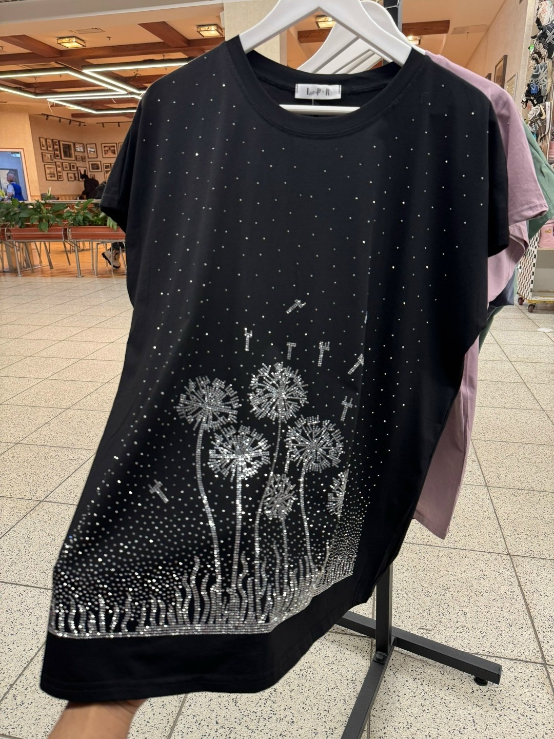 женская футболка,футболка со стразами,женские футболки больших размеров,женские футболки со стразами,футболка