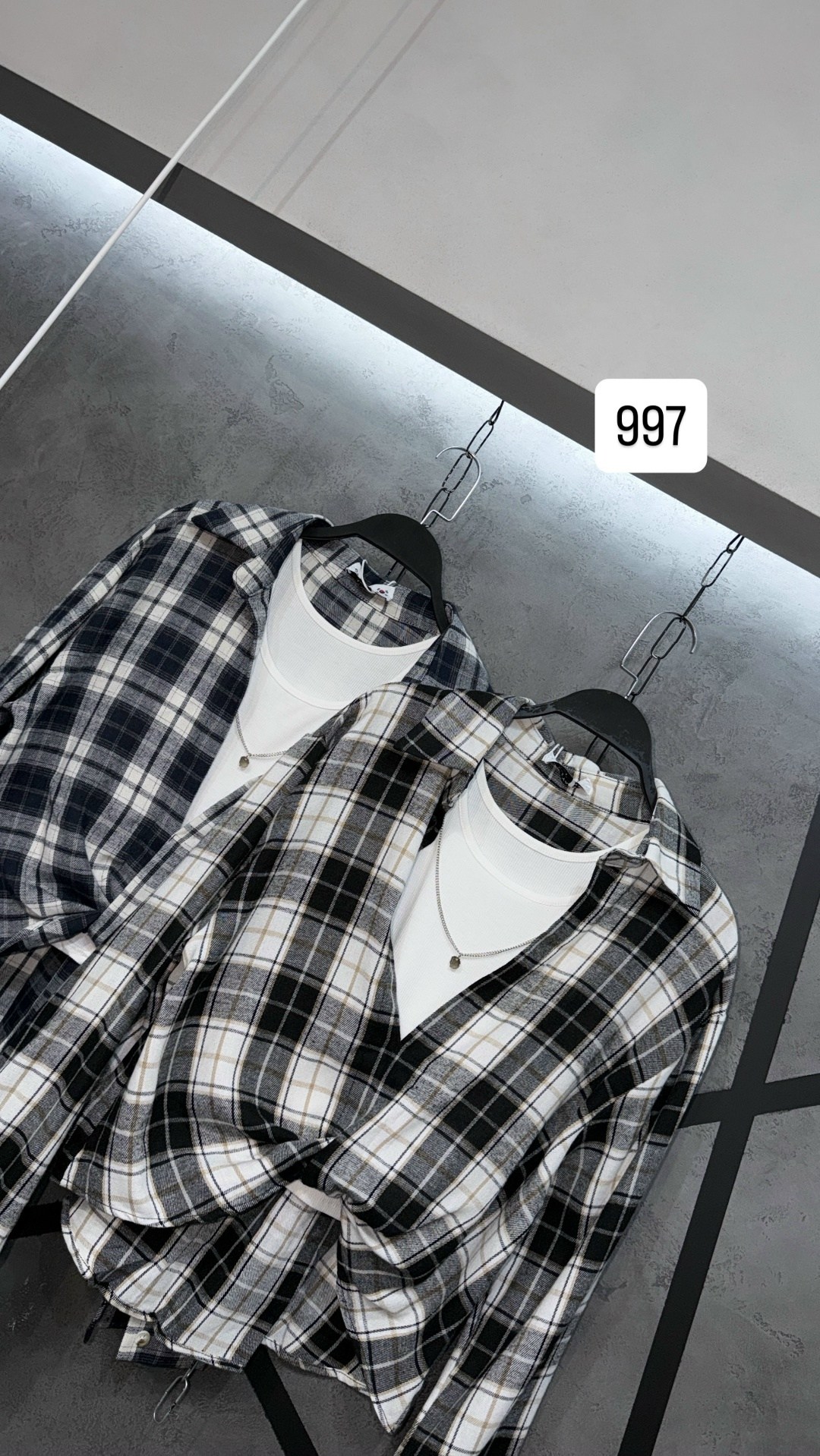 женская рубашка в клетку,клетчатая рубашка женская,рубашка оверсайз в клетку удлиненная,рубашка в клетку оверсайз kako govana,рубашка в клетку оверсайз y2k thirteen brand