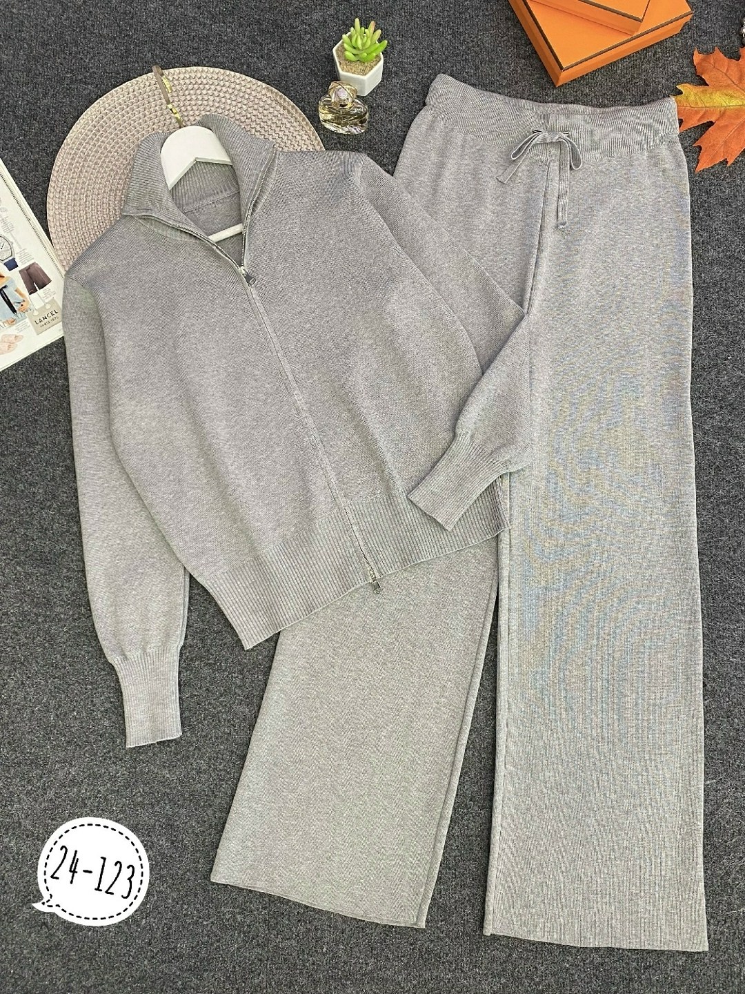 костюм christian dior,женский костюм,трикотажный костюм,костюм женский dior,костюм с брюками