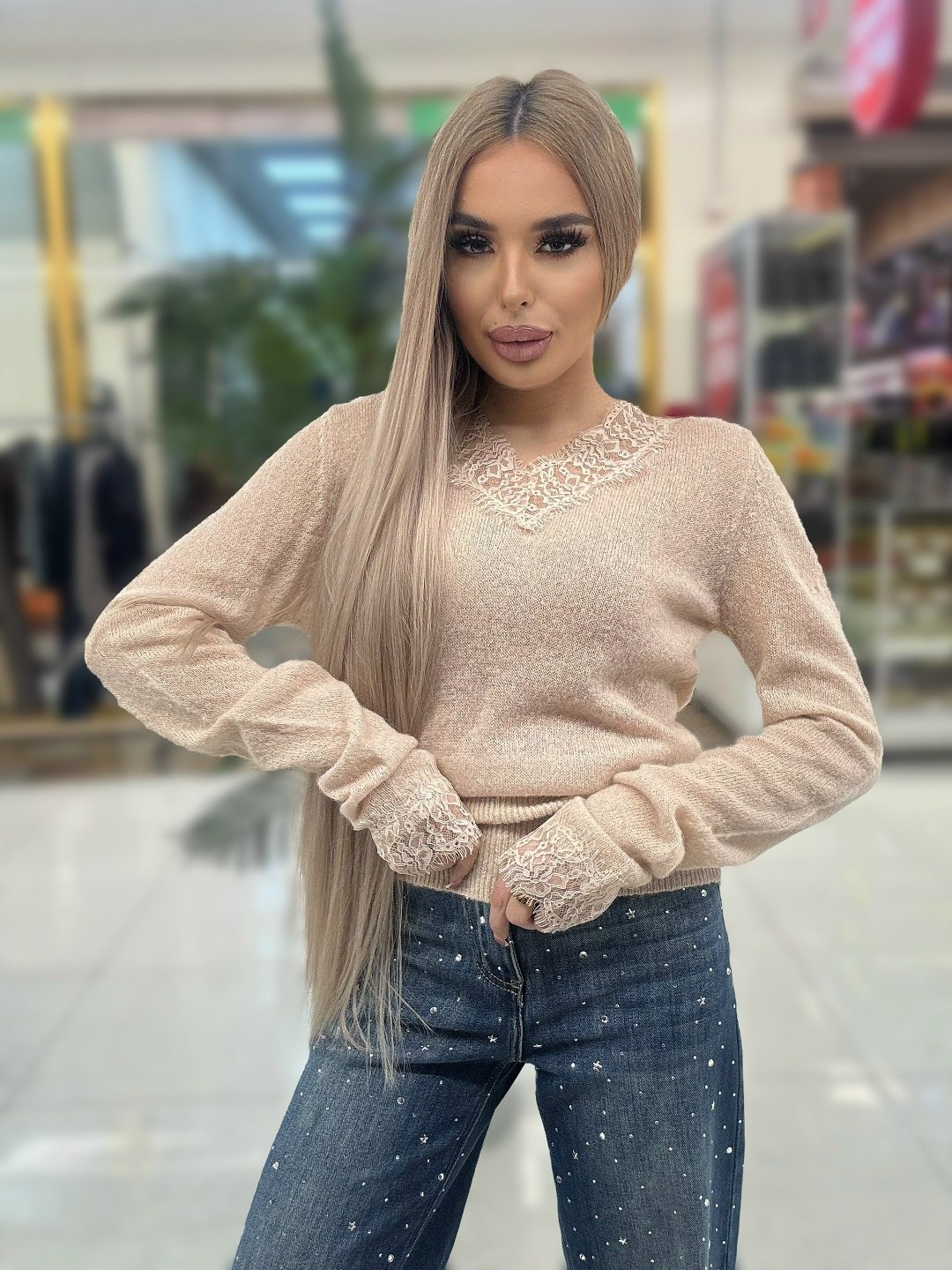 бежевый джемпер,кофта женская,джемпер с кружевом,вязаный джемпер с кружевом,свитер с кружевом