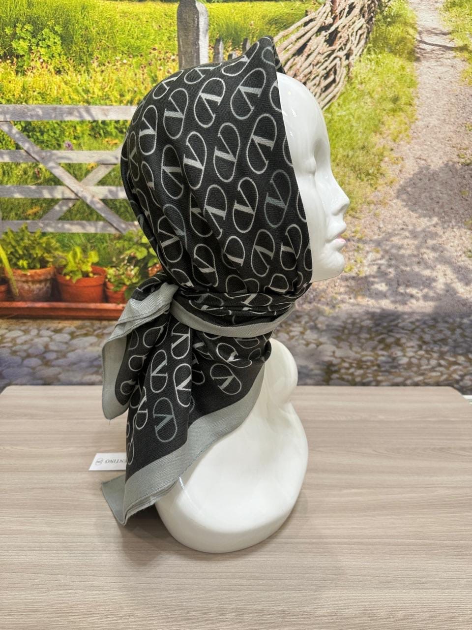 платки диор,шелковые платки,женские платки,платка,платок шелковый на голову