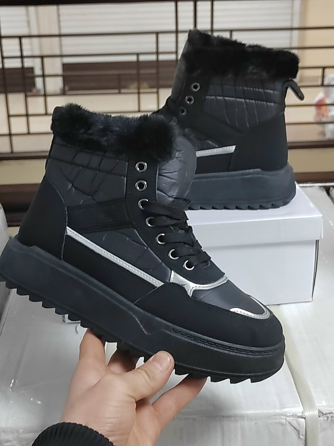 ,кроссовки женские зимние с мехом vishka,женские зимние ботинки,зимние кроссовки женские с мехом,зимние женские повседневные кроссовки