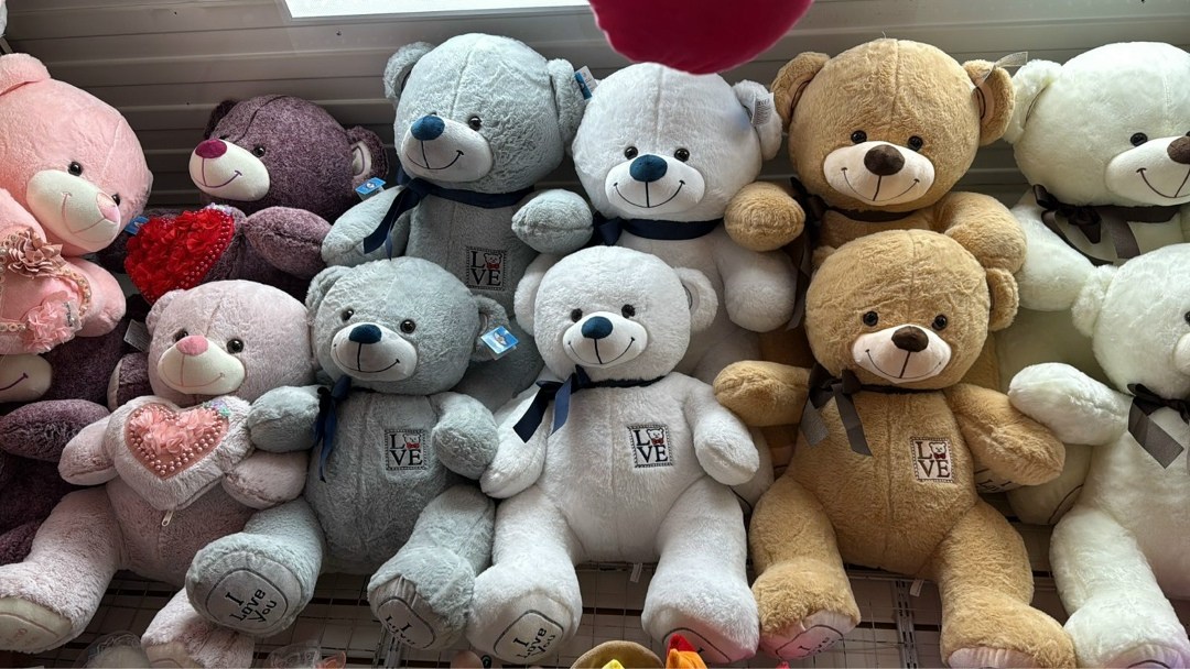 мишки игрушки,плюшевый мишка,плюшевые медведи,плюшевые игрушки,игрушки много