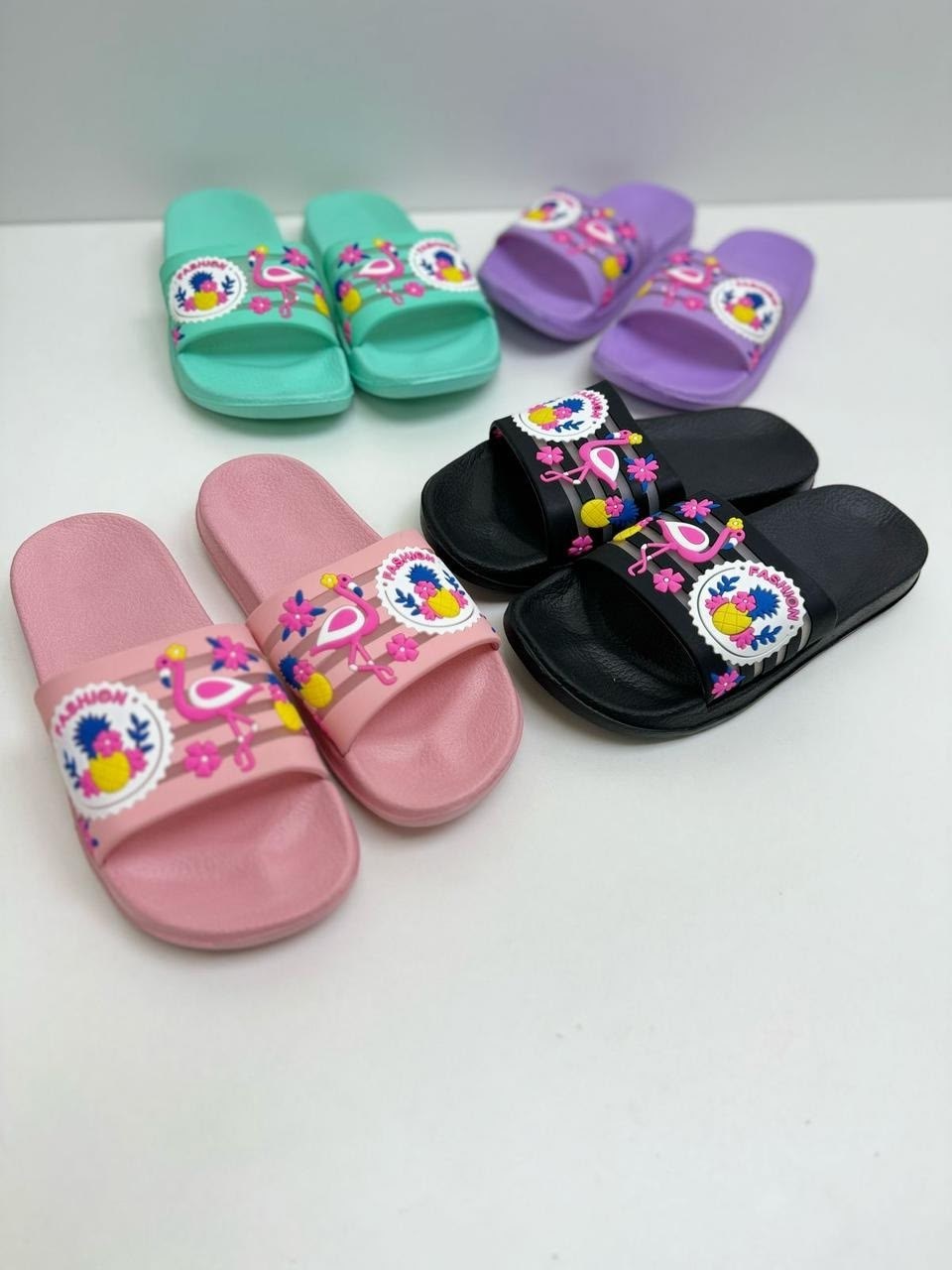шлепанцы детские,,тапочки для девочек,модные тапочки,женские шлепанцы