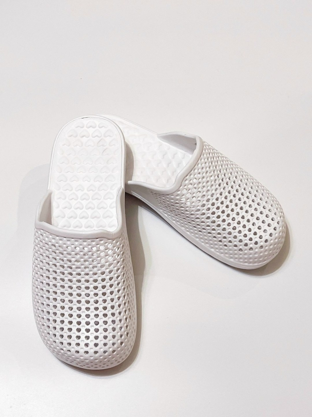 ,сабо женские,белые тапочки,тапочки с перфорацией женские,шлепанцы женские