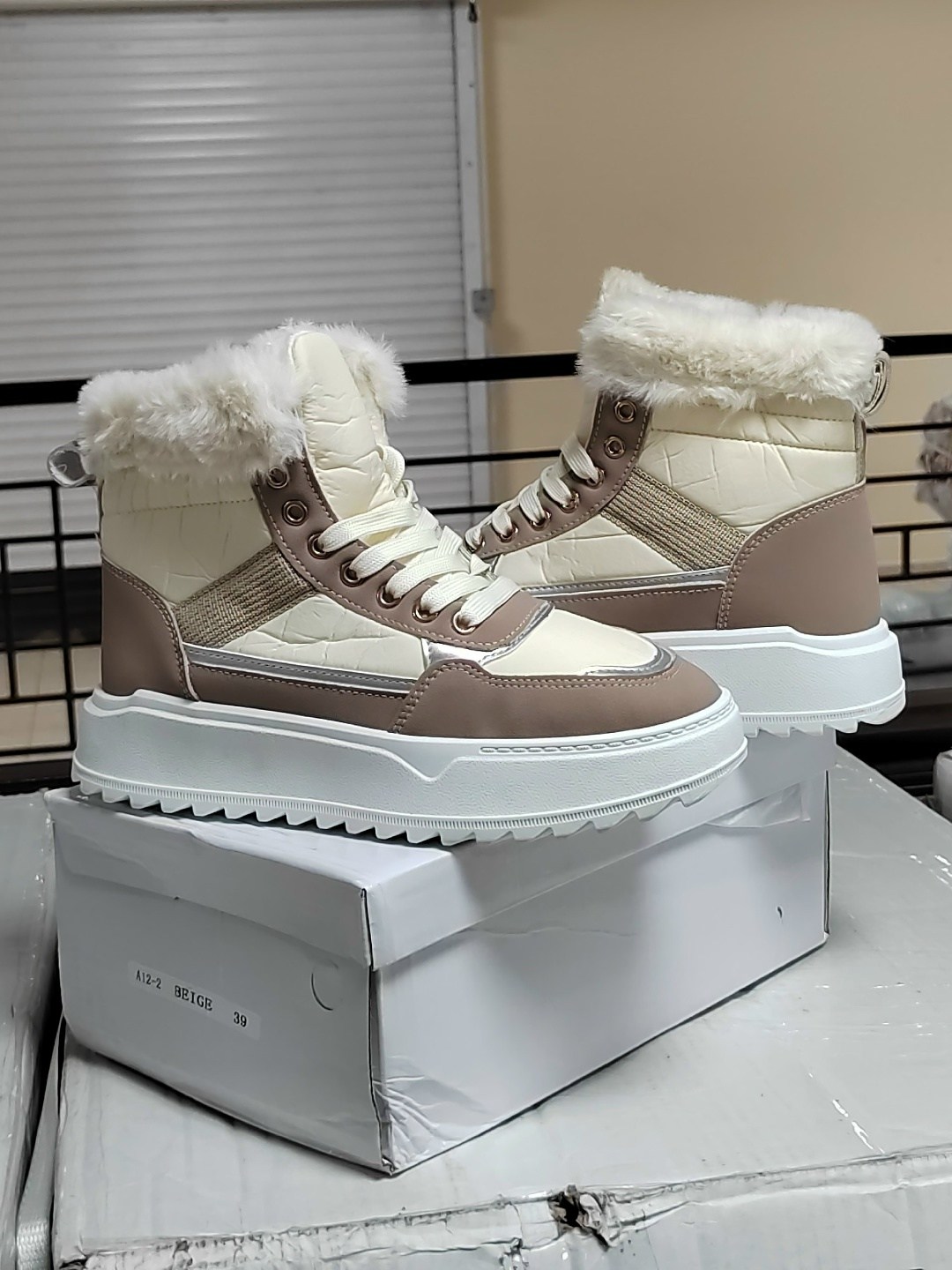 ,кроссовки женские зимние с мехом vishka,женские зимние ботинки,зимние кроссовки женские с мехом,зимние женские повседневные кроссовки