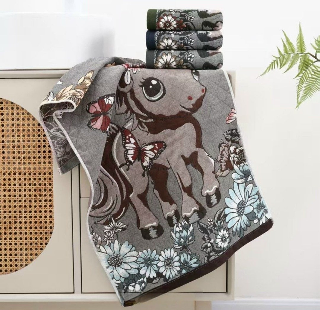 полотенце с лошадками,полотенца с лошадью набор подарочный,мягкое полотенце,полотенце с лошадью банное,полотенце с конем