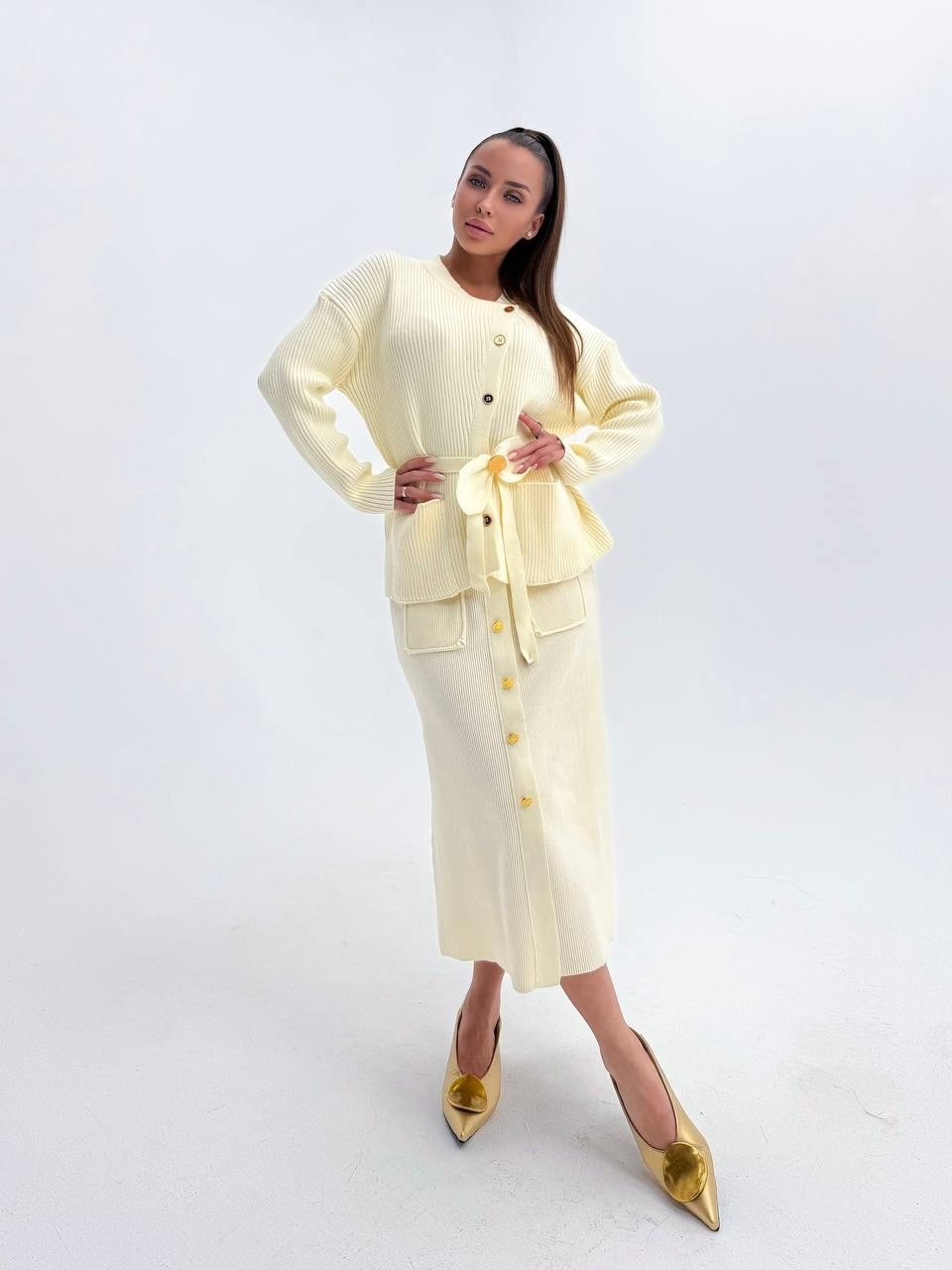 женский трикотажный костюм с юбкой celena кремовый,трикотажный костюм,стильный трикотажный костюм,женский костюм с юбкой,костюм с юбкой