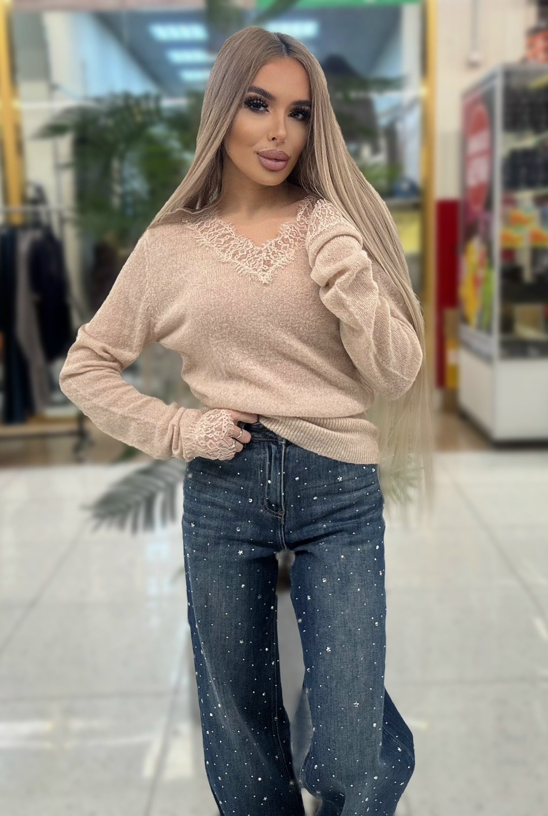 бежевый джемпер,кофта женская,джемпер с кружевом,вязаный джемпер с кружевом,свитер с кружевом