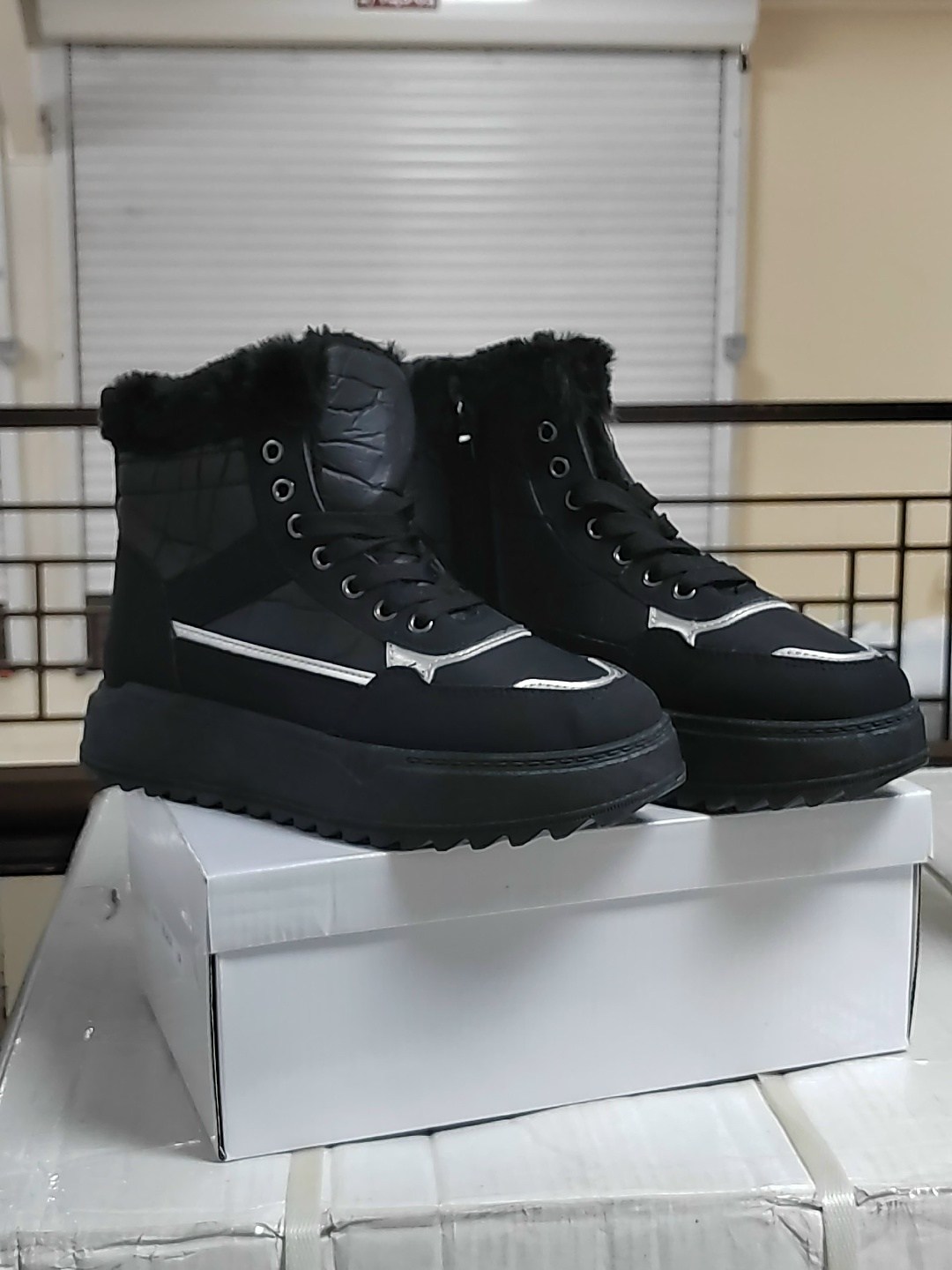 ,кроссовки женские зимние с мехом vishka,женские зимние ботинки,зимние кроссовки женские с мехом,зимние женские повседневные кроссовки