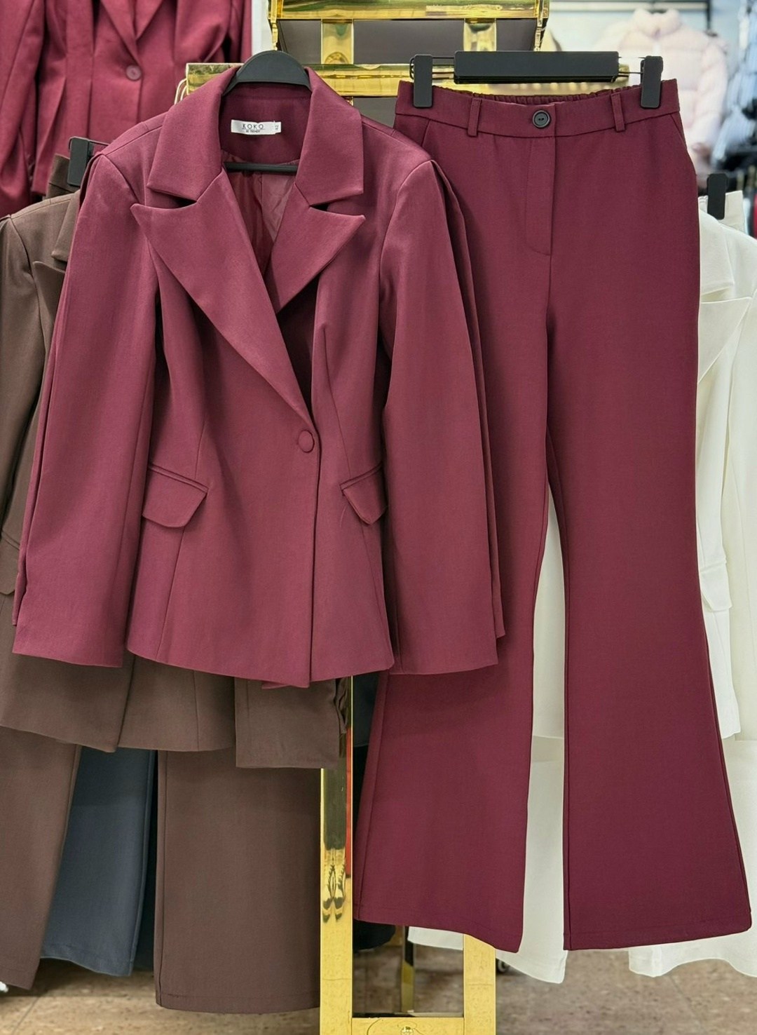 брючный костюм,костюм брючный женский офисный из трех предметов,женский брючный костюм,брючный костюм деловой с пиджаком sanro 322318520,женский деловой костюм