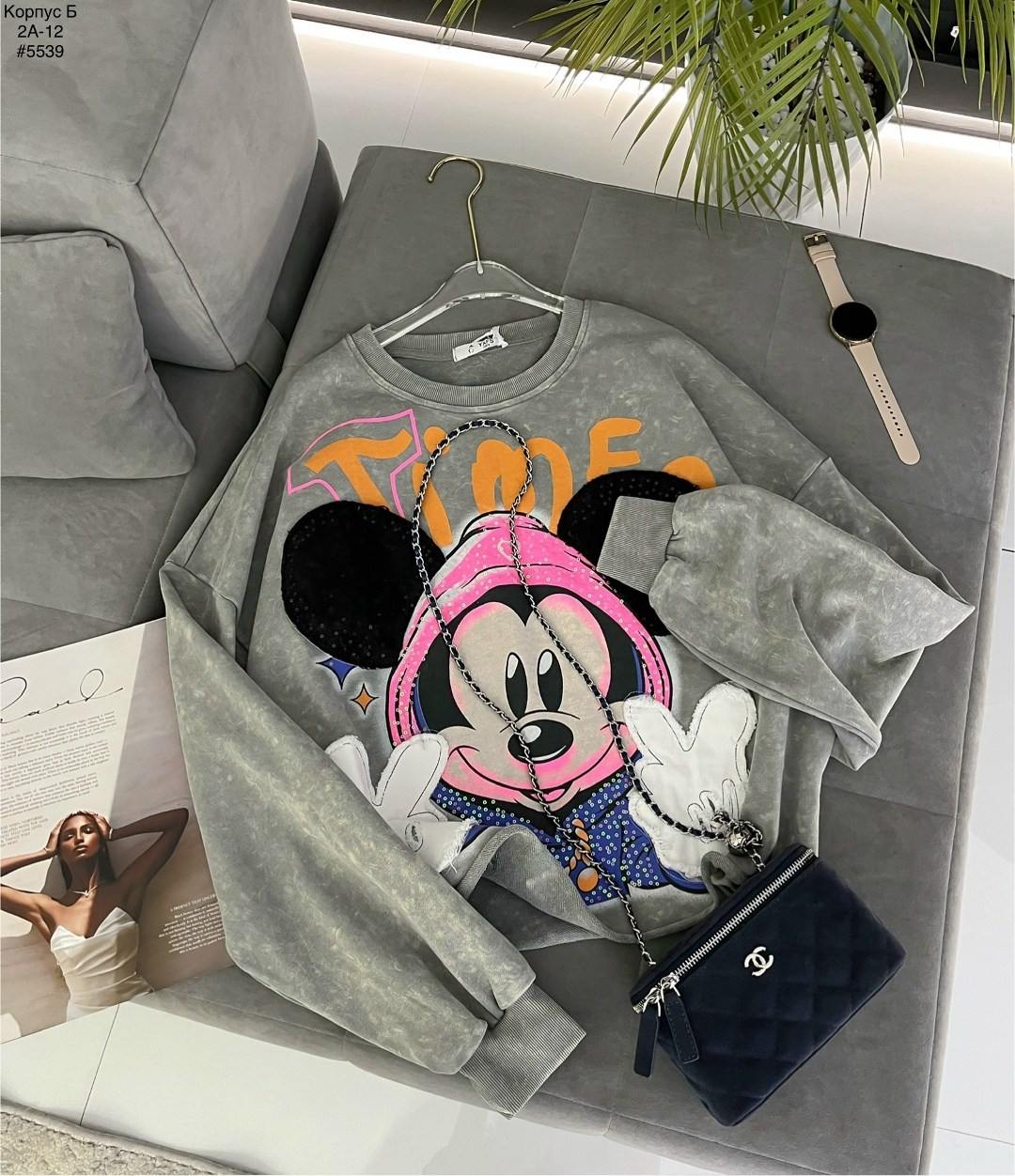 кофта с микки маусом женская,свитшот варенка миккимаус amour closet,кофта варенка оверсайз с принтом микки маусом,свитшот женский,розовый свитшот