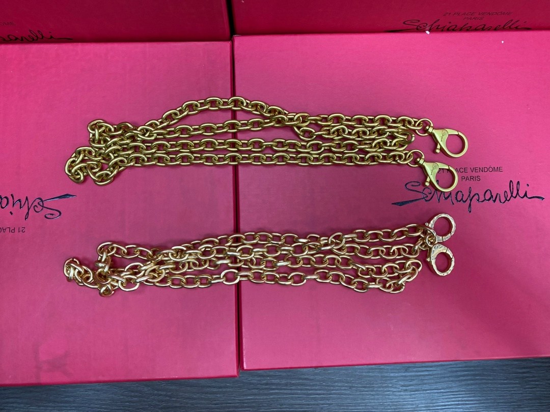 сумка-тоут schiaparelli,сумка schiaparelli,бархатная сумка для глаз schiaparelli premium sense demon,женская сумка schiaparelli,брендовая женская сумка