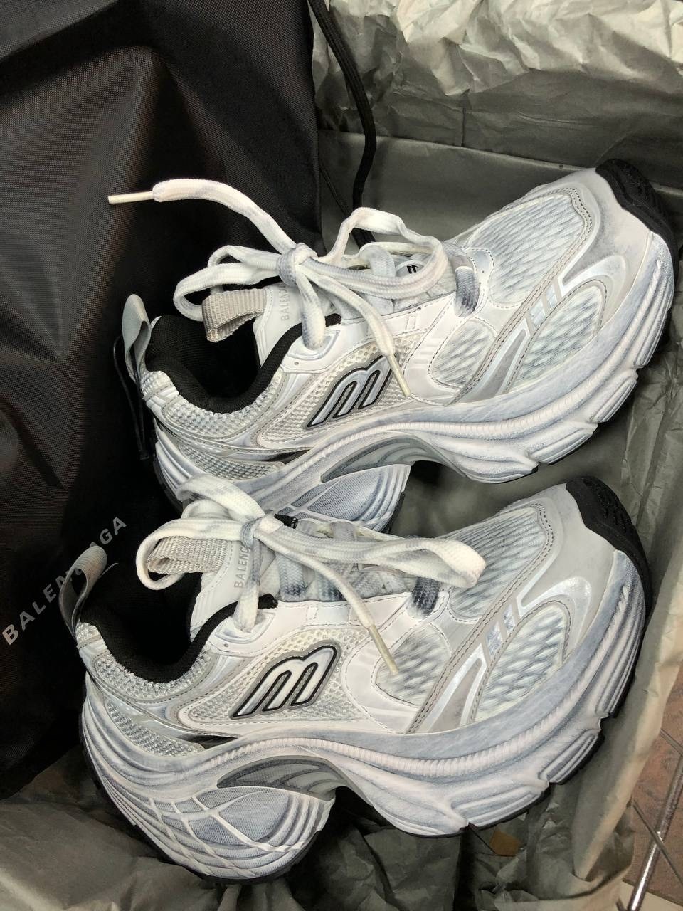 кроссовки 10xl balenciaga белый черный серый,кроссовки женские balenciaga 10xl белые,кроссовки balenciaga 10 xl,кроссовки balenciaga,кроссовки balenciaga 10xl
