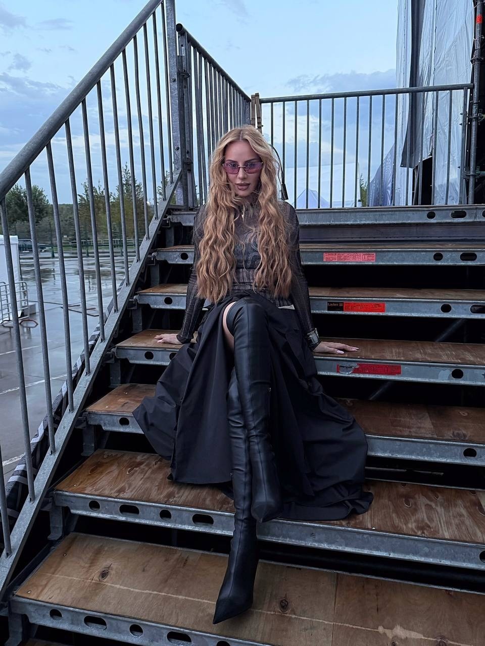 высокие сапоги,ботфорты женские,yves saint laurent сапоги,высокие сапоги женские,черные кожаные ботфорты saint lauren