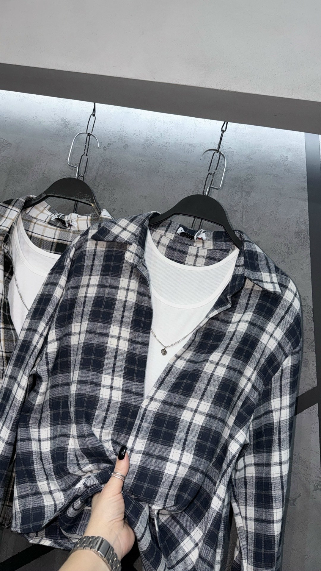 женская рубашка в клетку,клетчатая рубашка женская,рубашка оверсайз в клетку удлиненная,рубашка в клетку оверсайз kako govana,рубашка в клетку оверсайз y2k thirteen brand