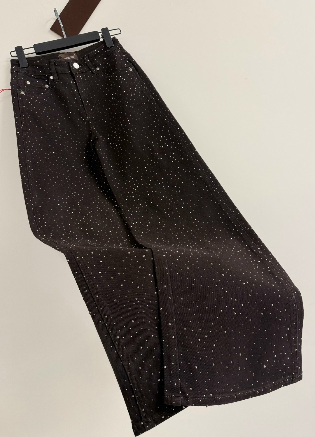 джинсы со стразами,джинсы sandrine,джинсы chanel,джинсы женские zolla 22333710v06199d0 черные,женские джинсы