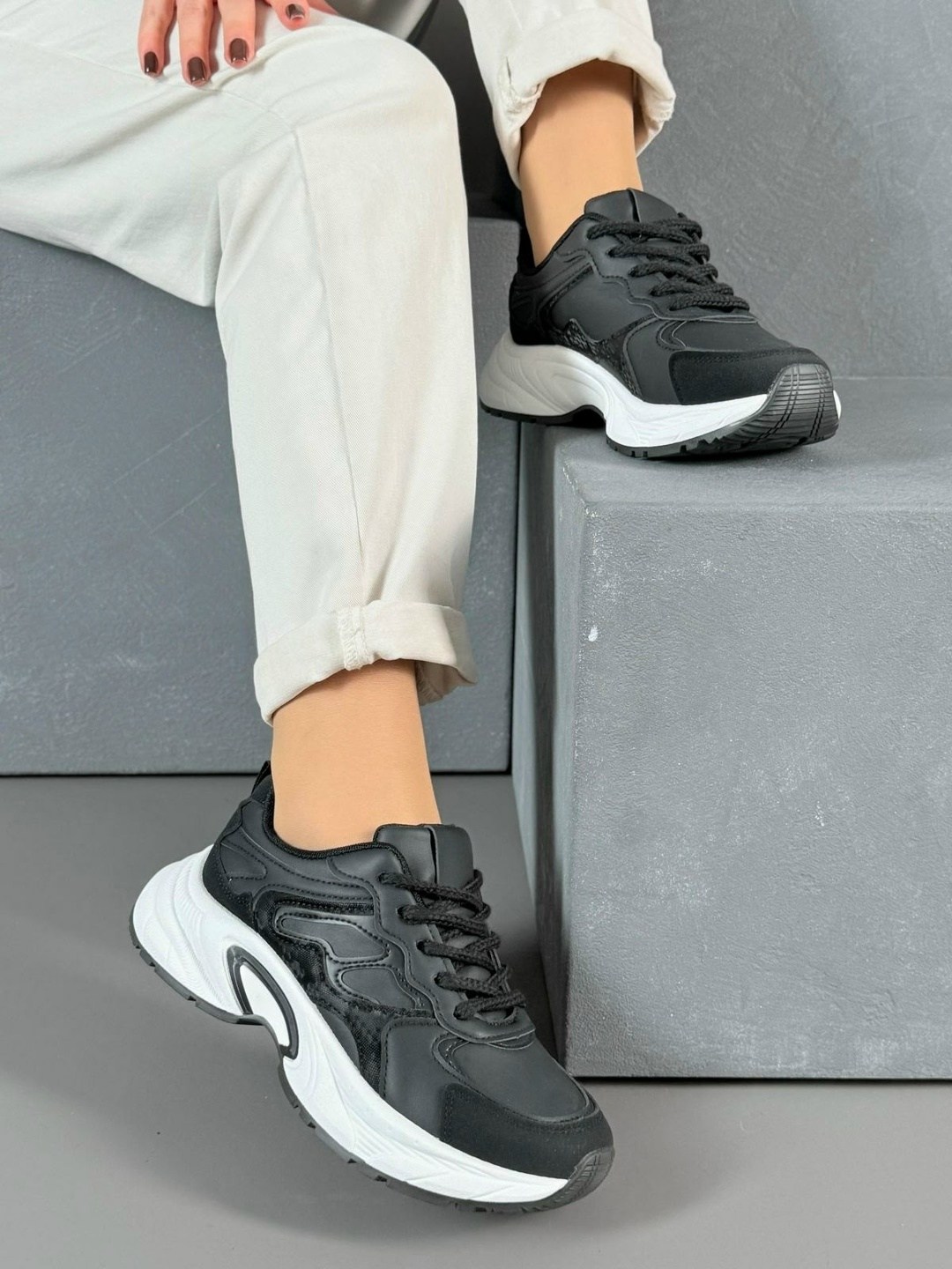 кроссовки женскиe,,черные кроссовки,спортивная ,модные кроссовки