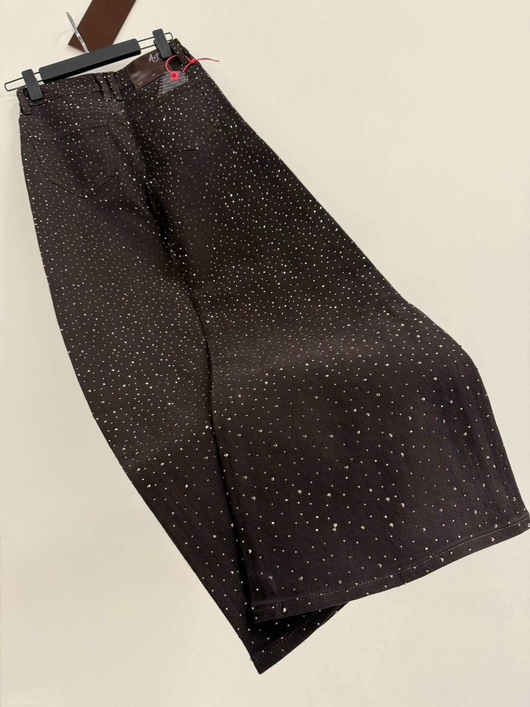 джинсы со стразами,джинсы sandrine,джинсы chanel,джинсы женские zolla 22333710v06199d0 черные,женские джинсы