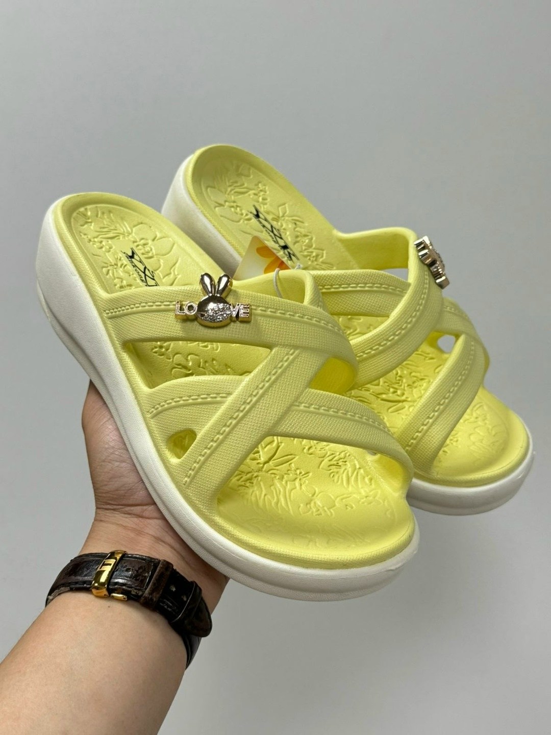 шлепанцы женские,,шлепки женские,модные сандалии,шлепанцы женские летние