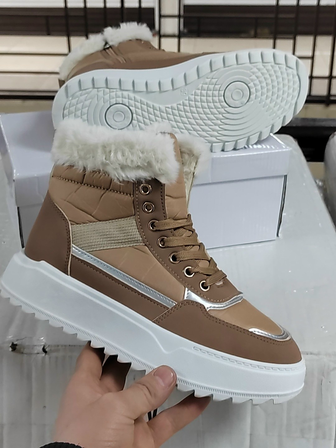 ,кроссовки женские зимние с мехом vishka,женские зимние ботинки,зимние кроссовки женские с мехом,зимние женские повседневные кроссовки