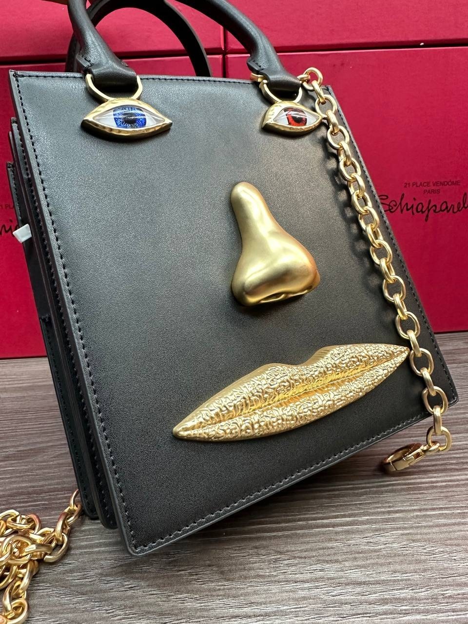 сумка-тоут schiaparelli,сумка женская schiaparelli,сумка schiaparelli,бархатная сумка для глаз schiaparelli premium sense demon,брендовая женская сумка