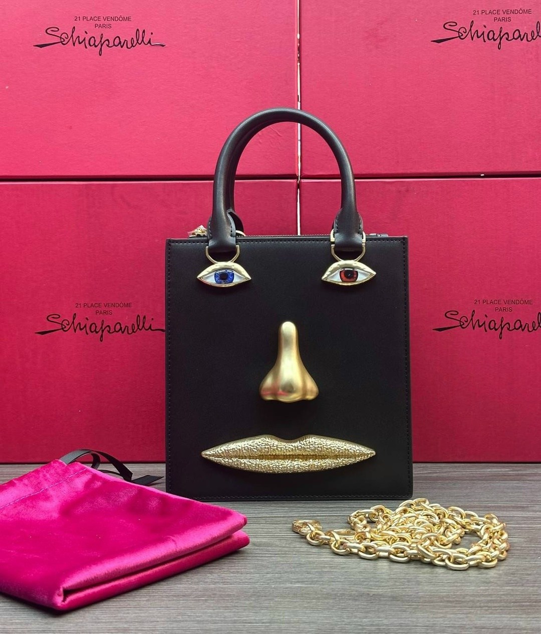 сумка-тоут schiaparelli,сумка женская schiaparelli,сумка schiaparelli,бархатная сумка для глаз schiaparelli premium sense demon,брендовая женская сумка