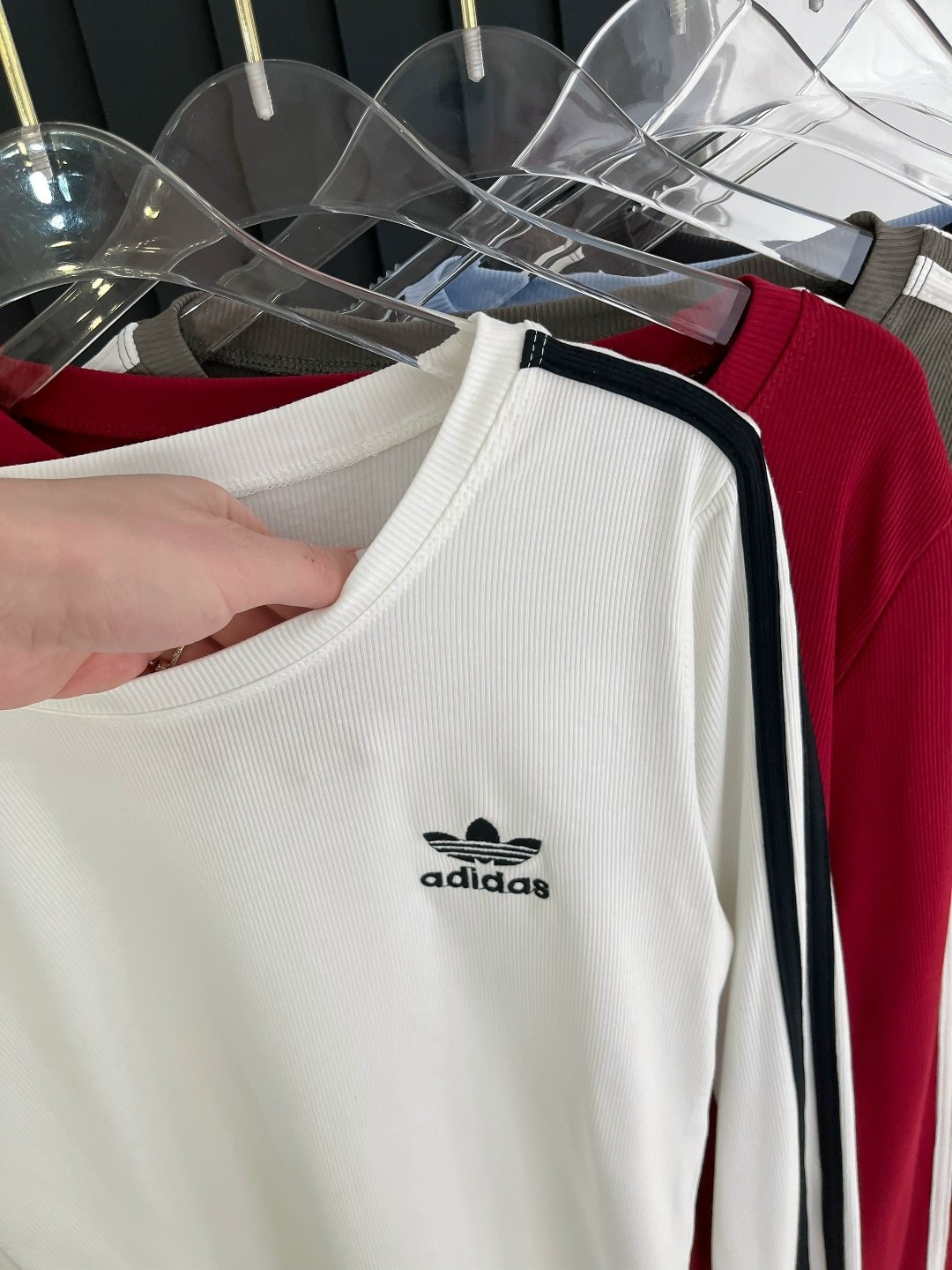 adidas long sleeve 3 stripes,лонгслив adidas originals,лонгслив адидас ориджинал,лонгслив adidas,лонгслив adidas женский
