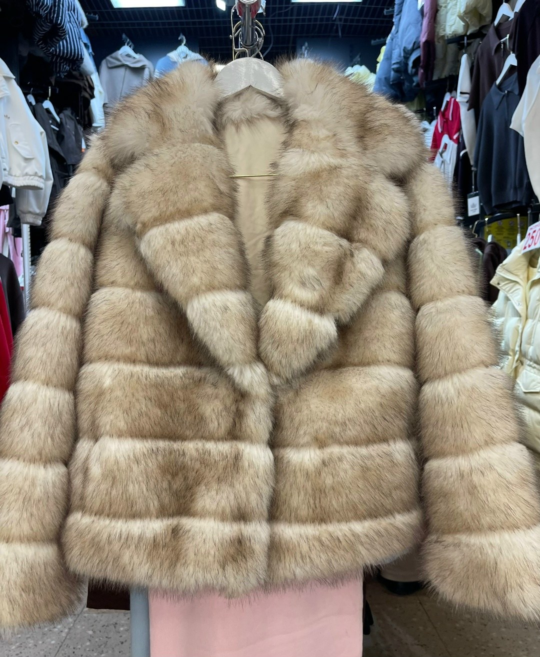 шуба из куницы,короткие шубы из куницы,шуба из соболя,женская шуба поперечка из меха куницы,короткая шуба из куницы с английским воротником