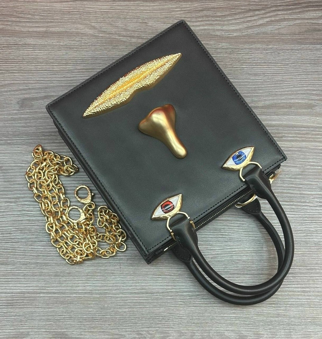 сумка schiaparelli,сумка-тоут schiaparelli,бархатная сумка для глаз schiaparelli premium sense demon,сумка женская schiaparelli,брендовая женская сумка