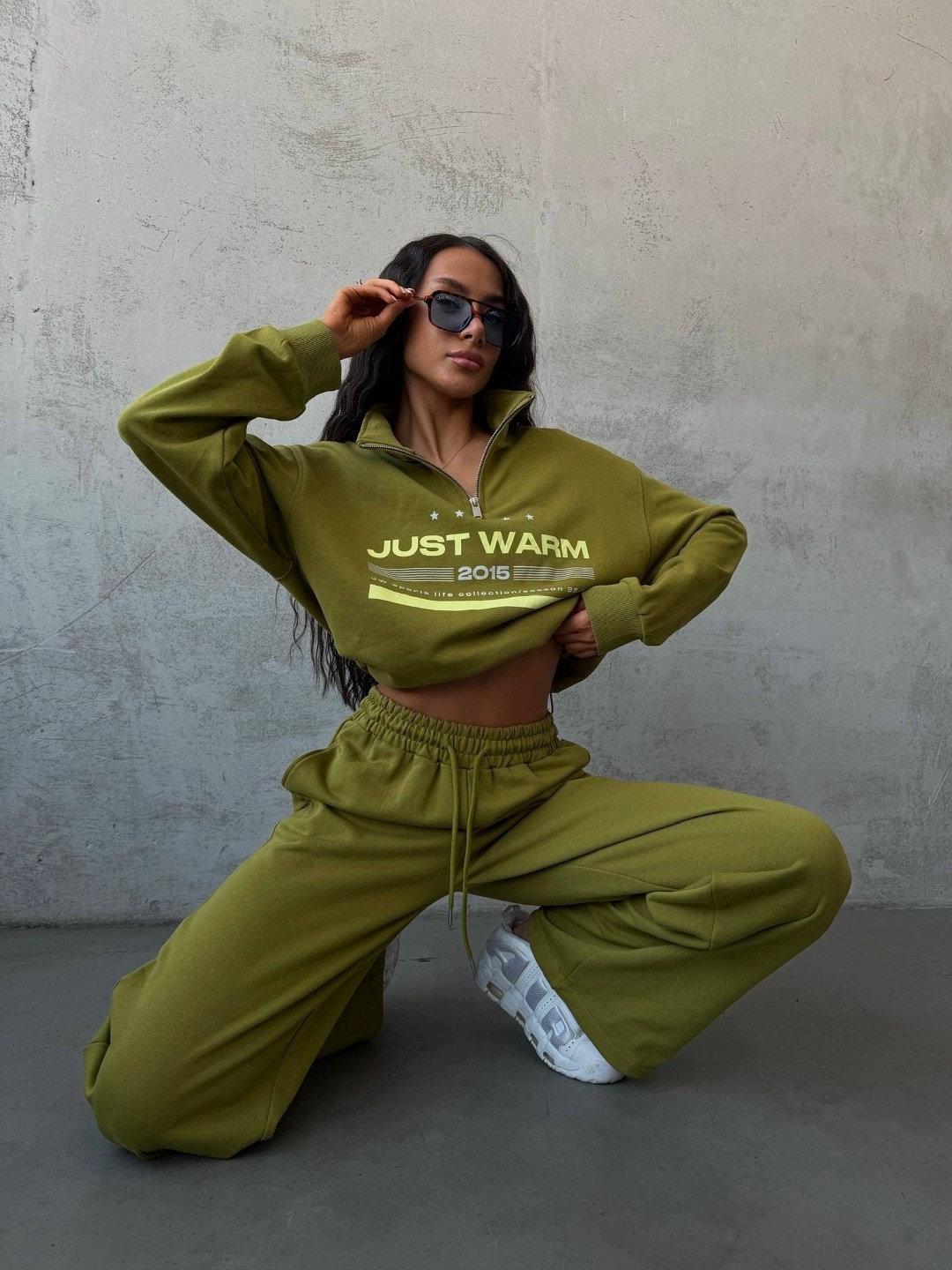 спортивный костюм,спортивные штаны,костюм спортивный женский,красные широкие джоггеры kaiia,спортивный костюм флис