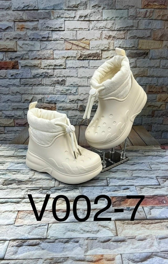 ,зимние женские кроссовки, женская,ботинки crocs stomp lined shorty черный,повседневная