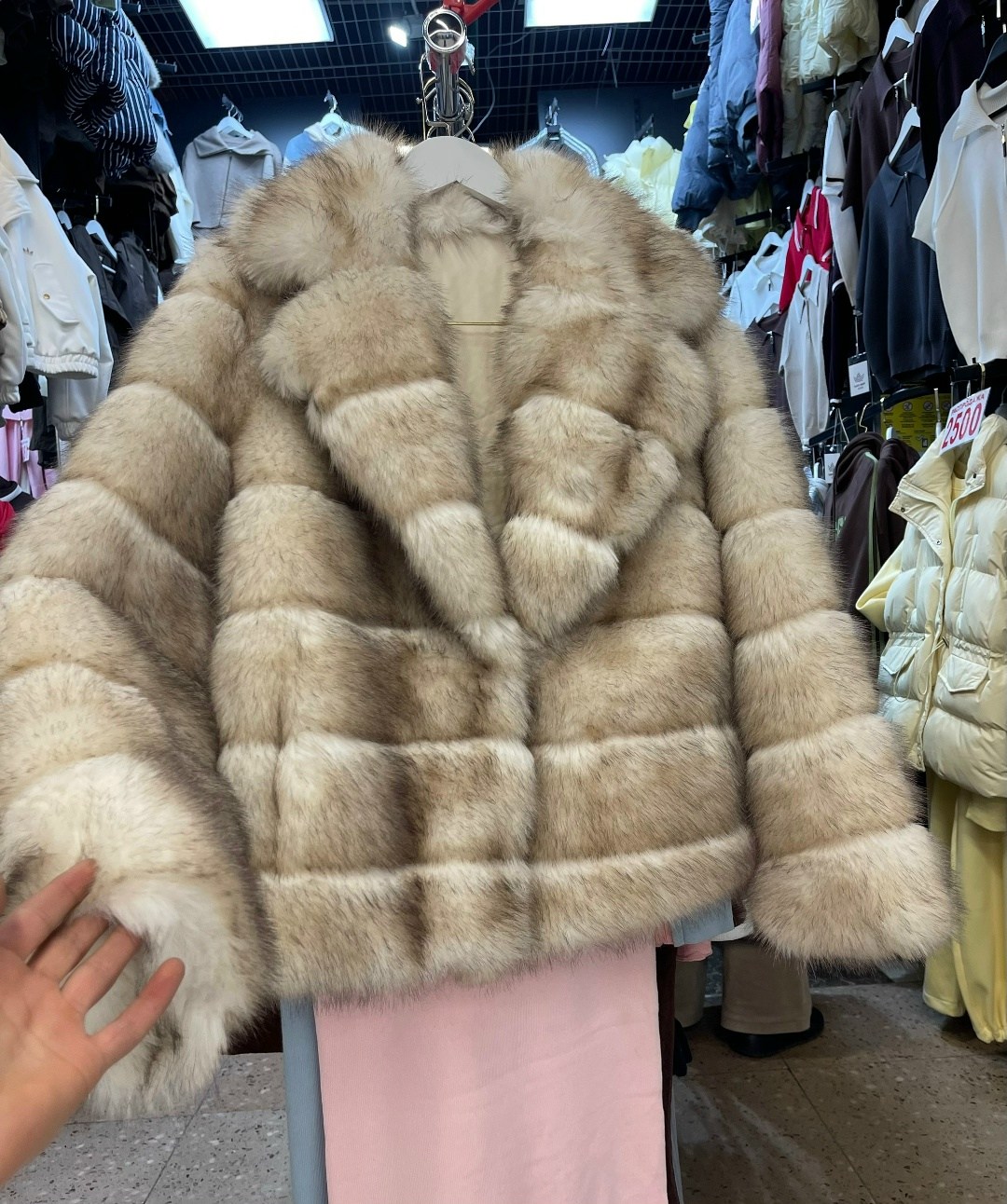 шуба из куницы,короткие шубы из куницы,шуба из соболя,женская шуба поперечка из меха куницы,короткая шуба из куницы с английским воротником