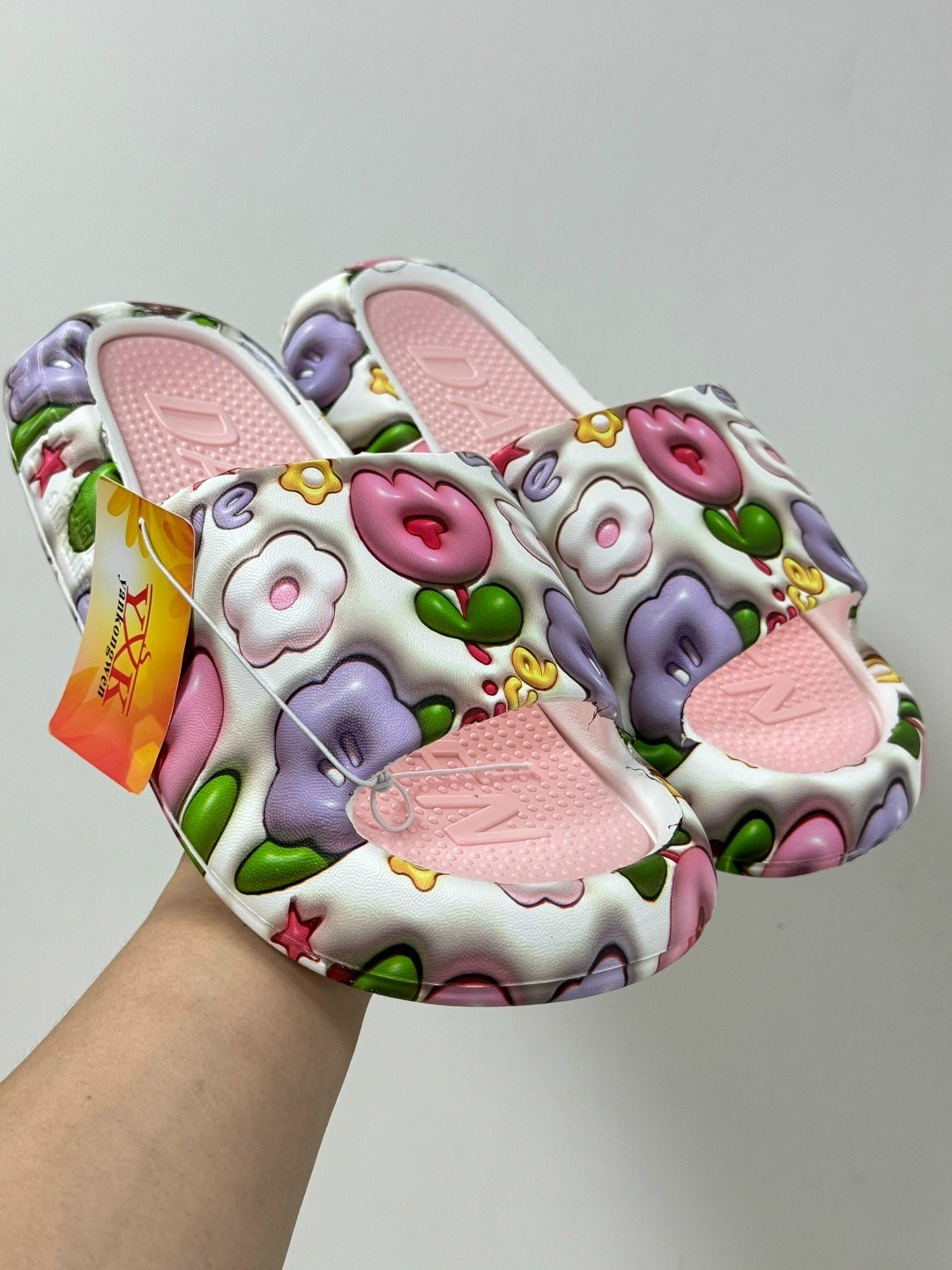 шлепанцы женские,летние тапочки,модные шлепанцы,тапочки модные,