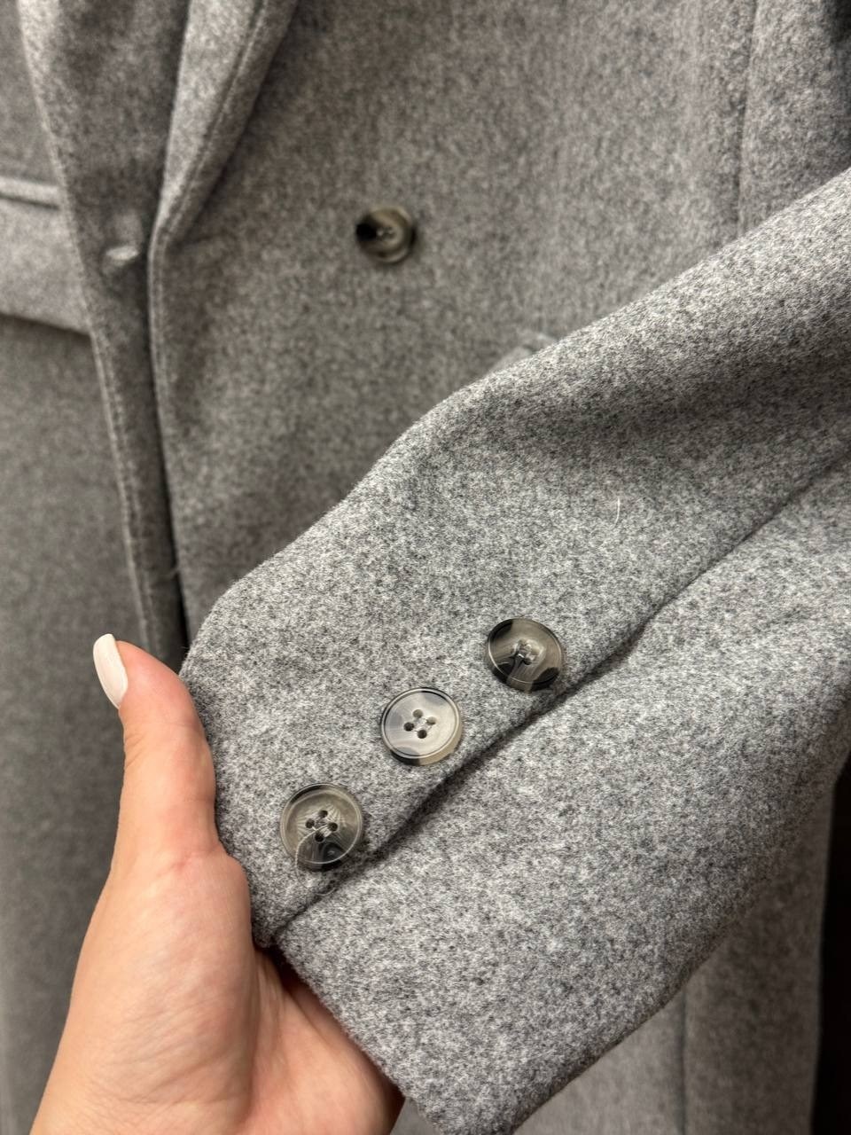 женское длинное серое пальто с лацканами,пальто оверсайз и пальто-кокон,оверсайз пальто,серые пальто,шерстяное пальто