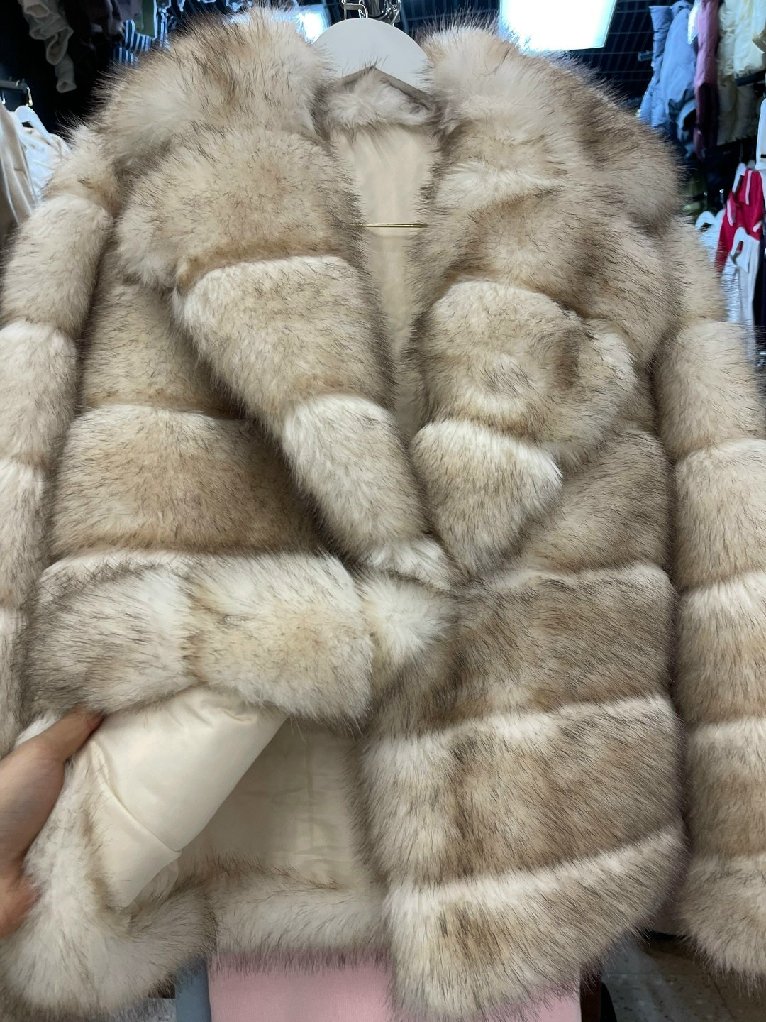 шуба из куницы,короткие шубы из куницы,шуба из соболя,женская шуба поперечка из меха куницы,короткая шуба из куницы с английским воротником