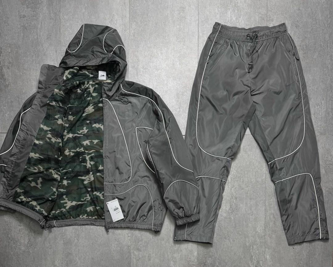 спортивный костюм плащевка,ветровка corteiz x nike,спортивный костюм nike плащевка,спортивный костюм,спортивный костюм nike