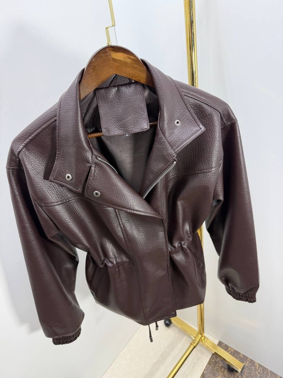 кожаная куртка,женская кожаная куртка,модные образы,куртка модная