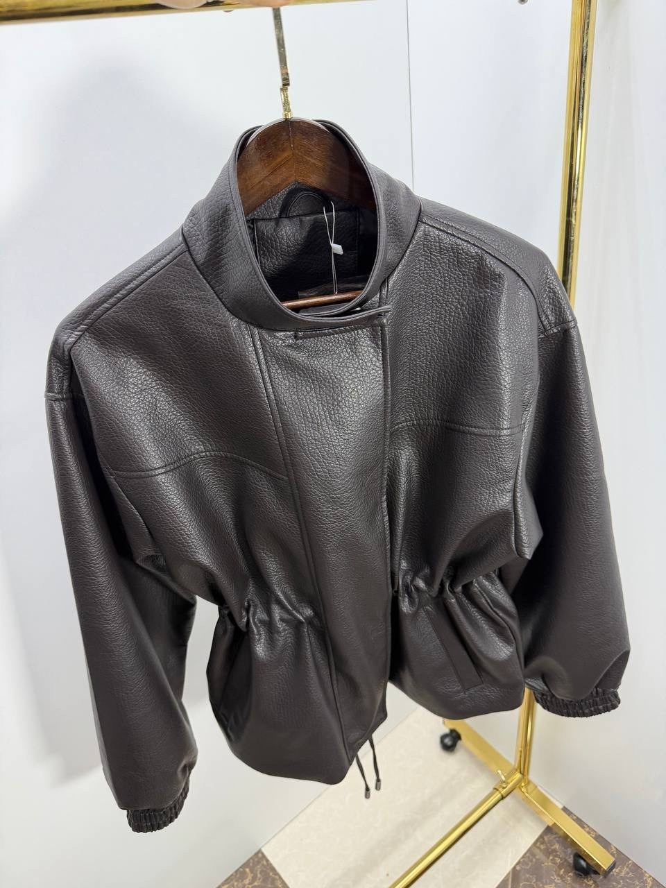 кожаная куртка,женская кожаная куртка,модные образы,куртка модная