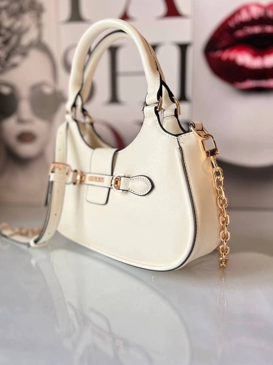 женская сумка guess,cумка guess,сумка через плечо guess,белая сумка guess,стильная сумка
