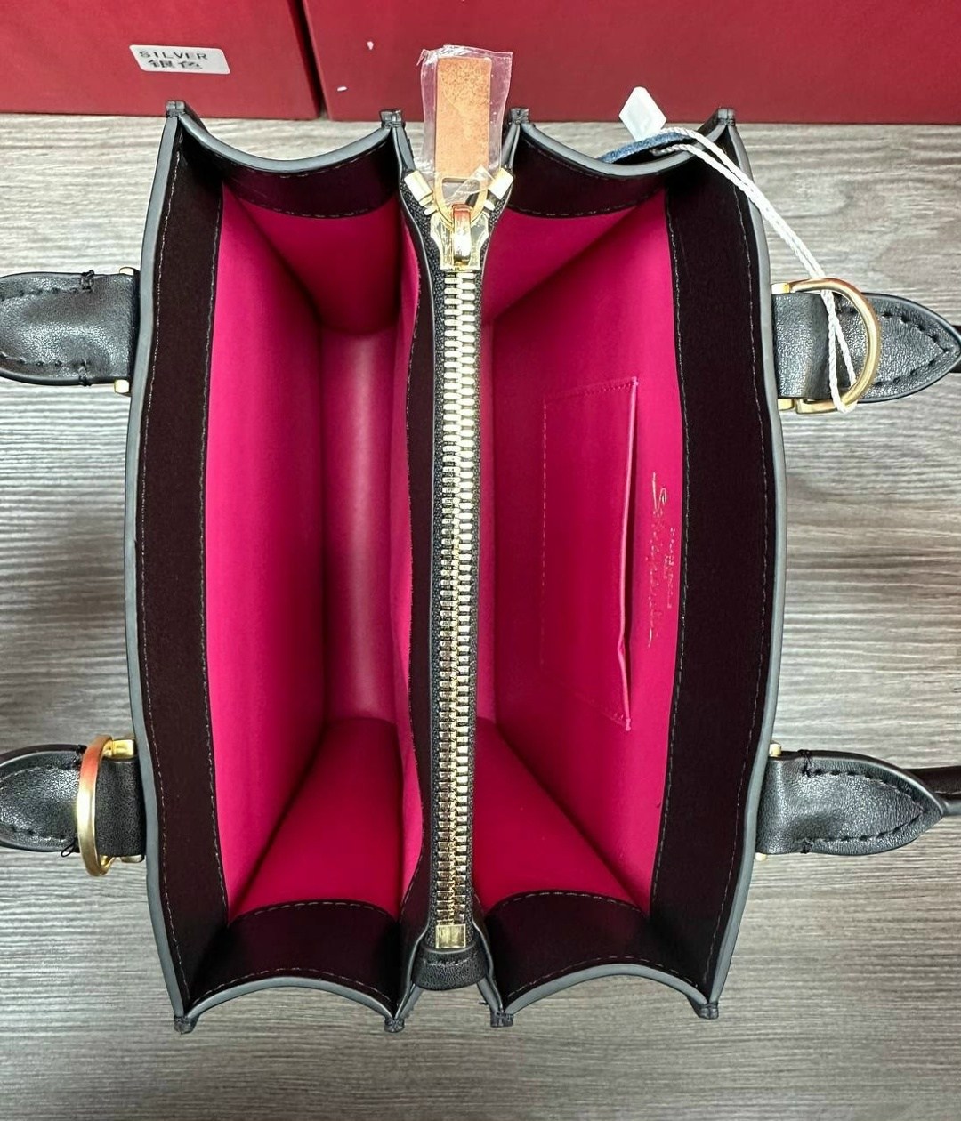 сумка schiaparelli,сумка-тоут schiaparelli,бархатная сумка для глаз schiaparelli premium sense demon,сумка женская schiaparelli,брендовая женская сумка