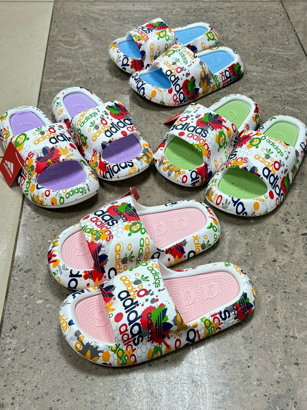 шлепанцы adidas,сланцы adidas adilette comfort w gw8678,шлепки адидас бежевые,adidas adilette comfort slides,