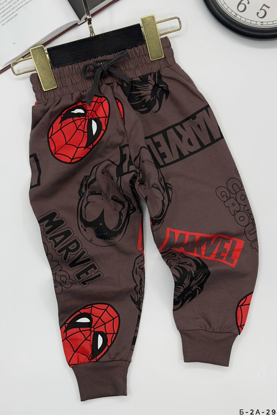 спортивные штаны для мальчиков с принтом "человек-паук" на эластичной талии lcw kids,штаны для мальчика,спортивные штаны для мальчиков с принтом "человек-паук",спортивные штаны для мальчиков с принтом