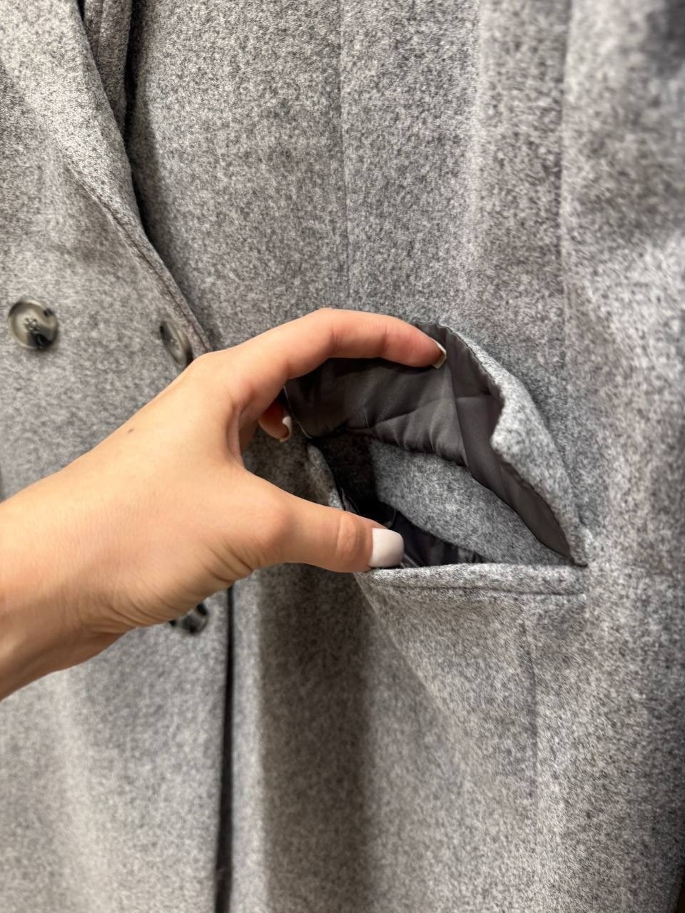 женское длинное серое пальто с лацканами,пальто оверсайз и пальто-кокон,оверсайз пальто,серые пальто,шерстяное пальто