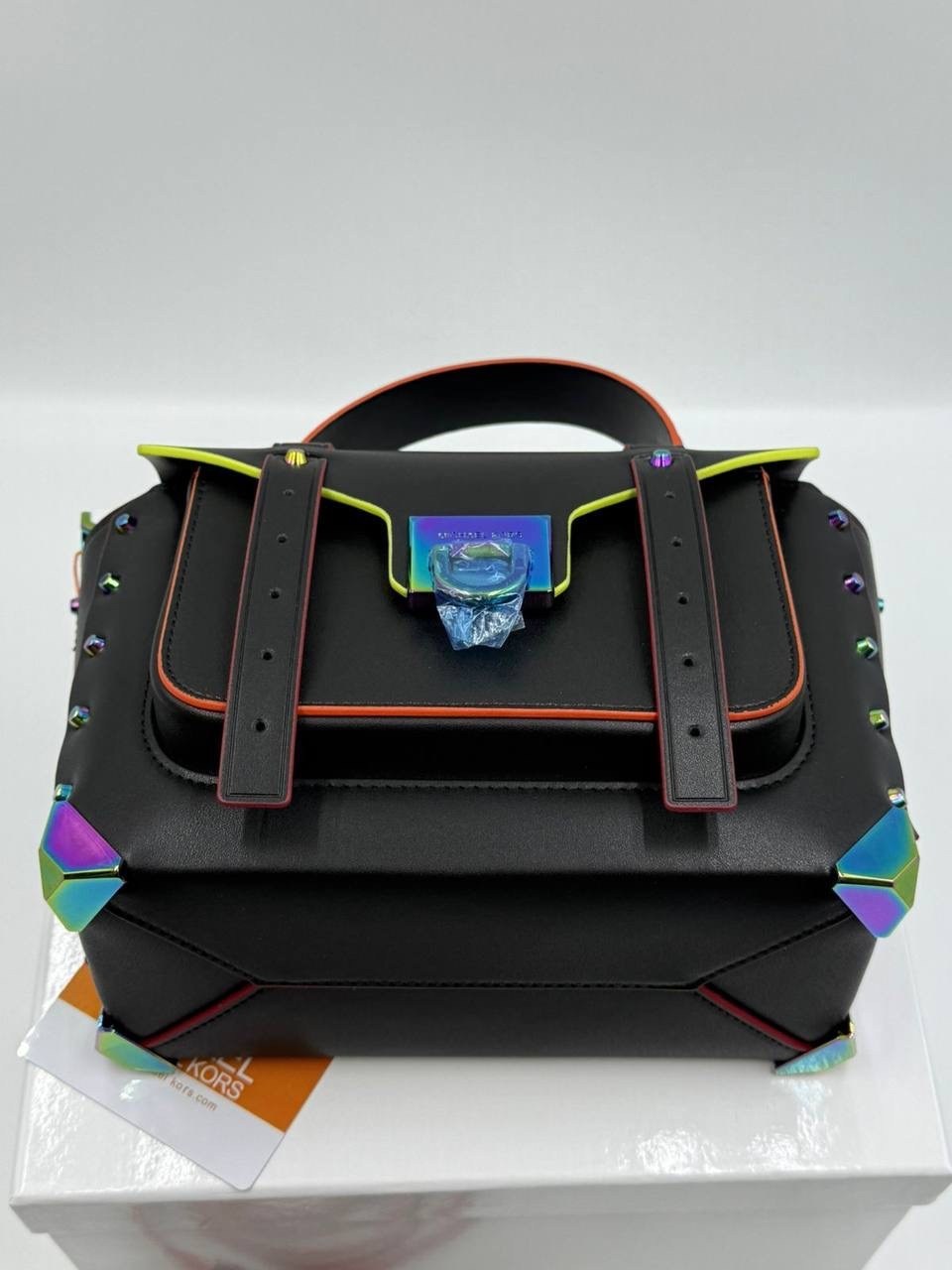 сумка,кожаная сумка-портфель michael kors manhattan средней контрастной отделки,сумка michael kors manhattan,женская сумка michael kors manhattan,сумка michael kors